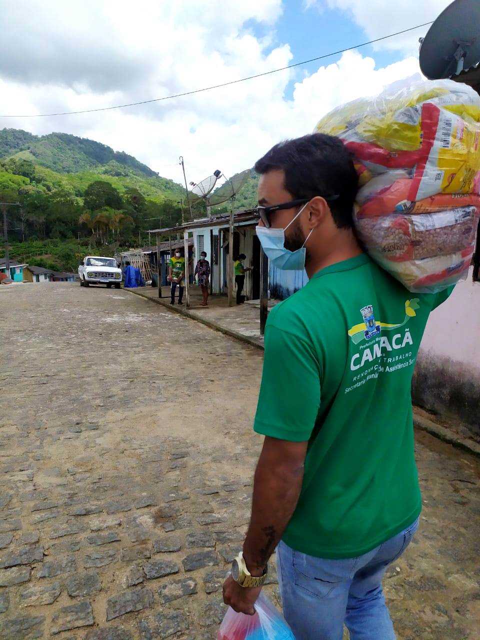 Camacã: Secretaria de Assistência Social faz visitas e entregas de produtos em povoado e zona rural